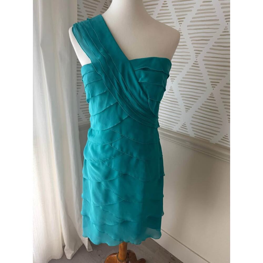 Max And Cleo Women’s Size 6 Medium Bluesail Scalloped Ruffle Party Mini Dress
